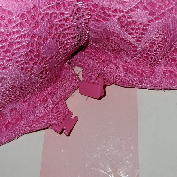 New VS demi bra size 32D - Picture 9 of 13